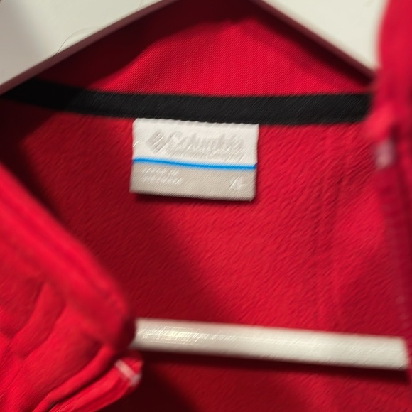 Columbia red zip up jacket, 2 front zipper pockets, like new, XL - Picture 6 of 6